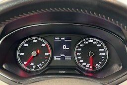 oranssi SEAT Arona 2018 kuva 15.