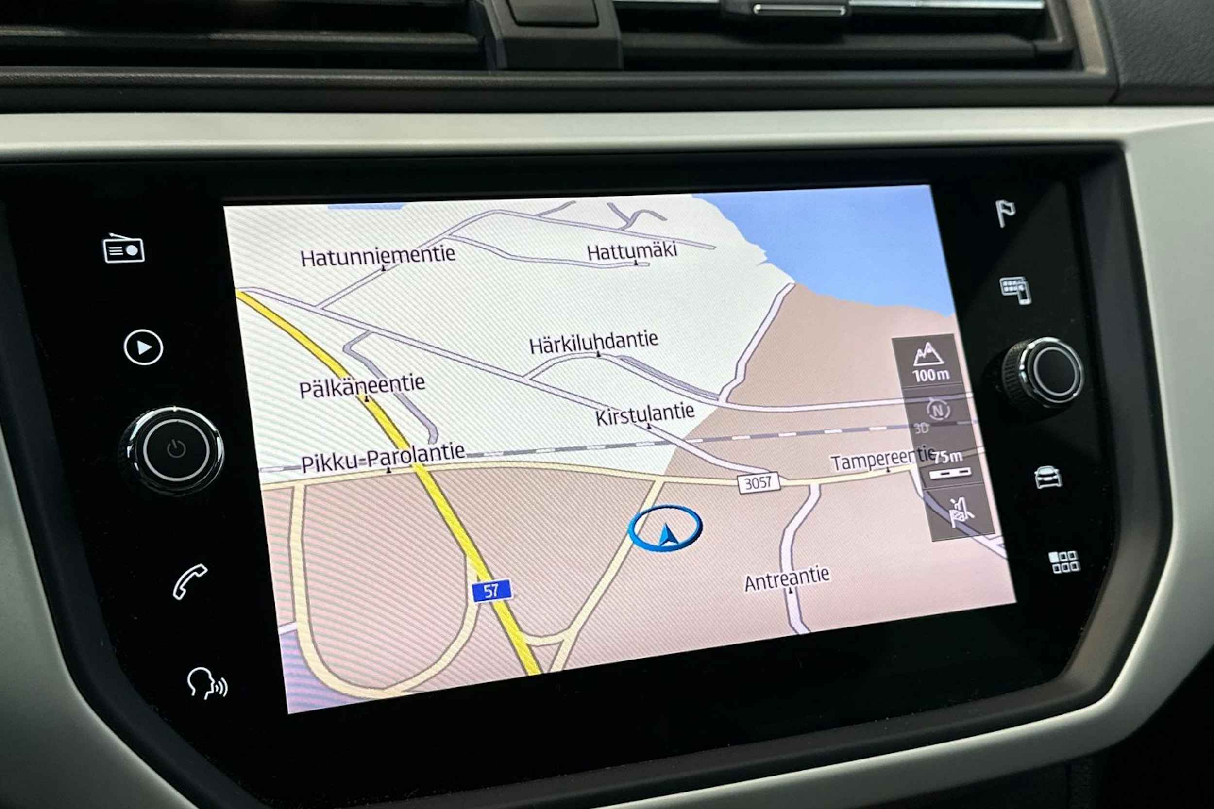 oranssi SEAT Arona 2018 kuva 17.