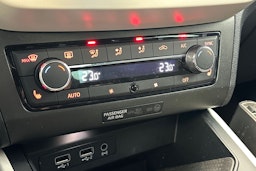 oranssi SEAT Arona 2018 kuva 20.