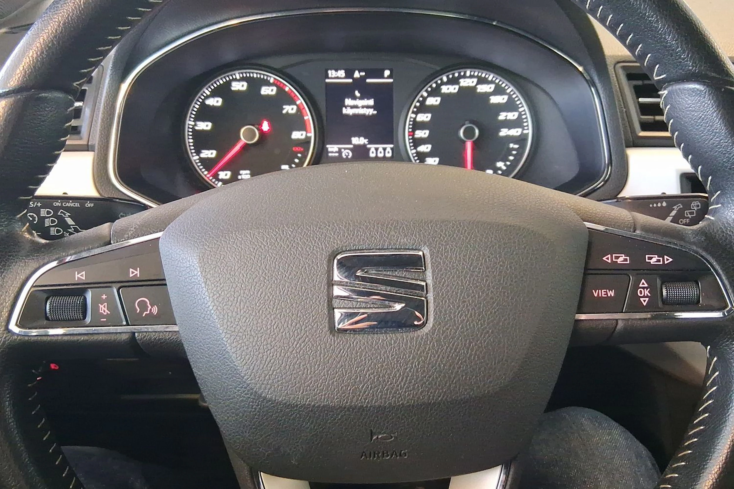 punainen SEAT Arona 2019 kuva 13.