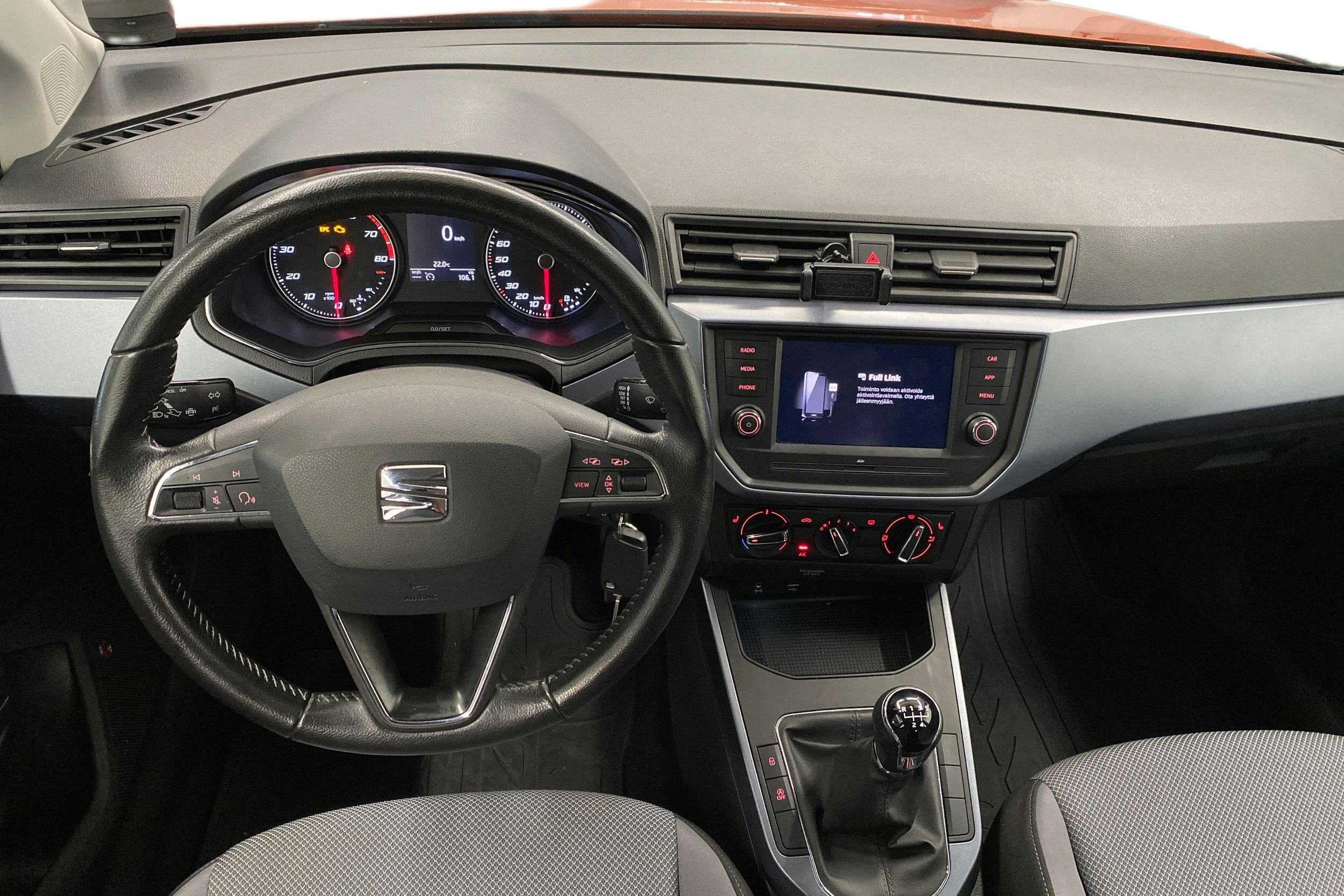 Oranssi SEAT Arona 2019 kuva 9.