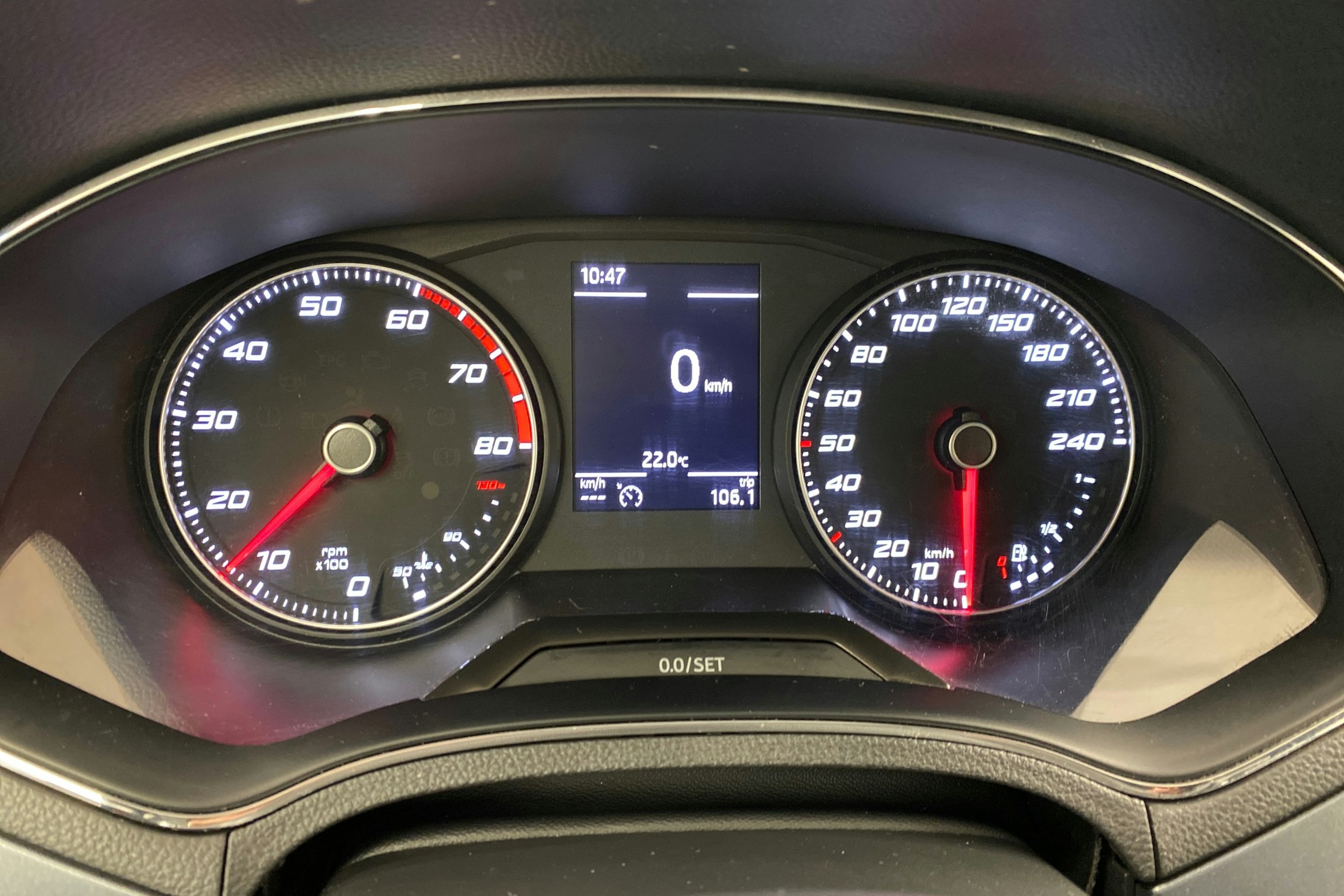 Oranssi SEAT Arona 2019 kuva 16.