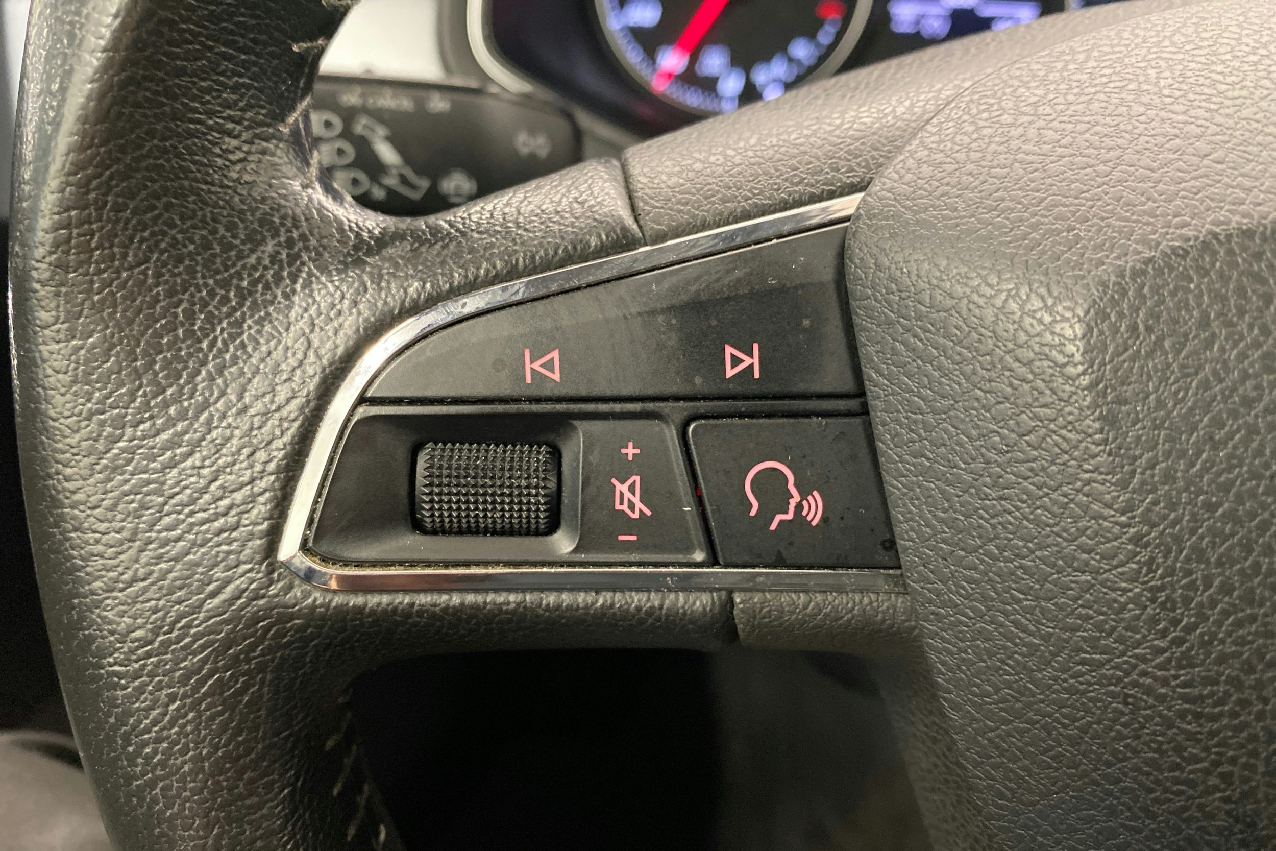 Oranssi SEAT Arona 2019 kuva 17.