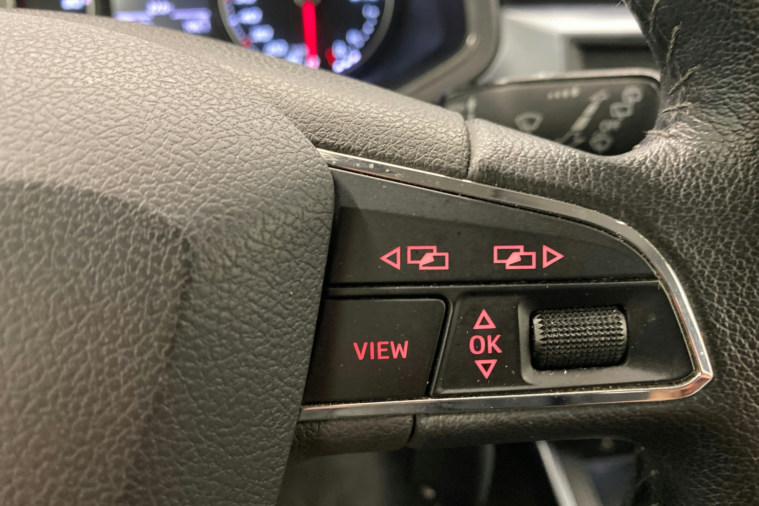 Oranssi SEAT Arona 2019 kuva 18.
