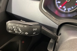 Oranssi SEAT Arona 2019 kuva 19.