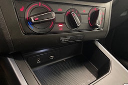 Oranssi SEAT Arona 2019 kuva 23.