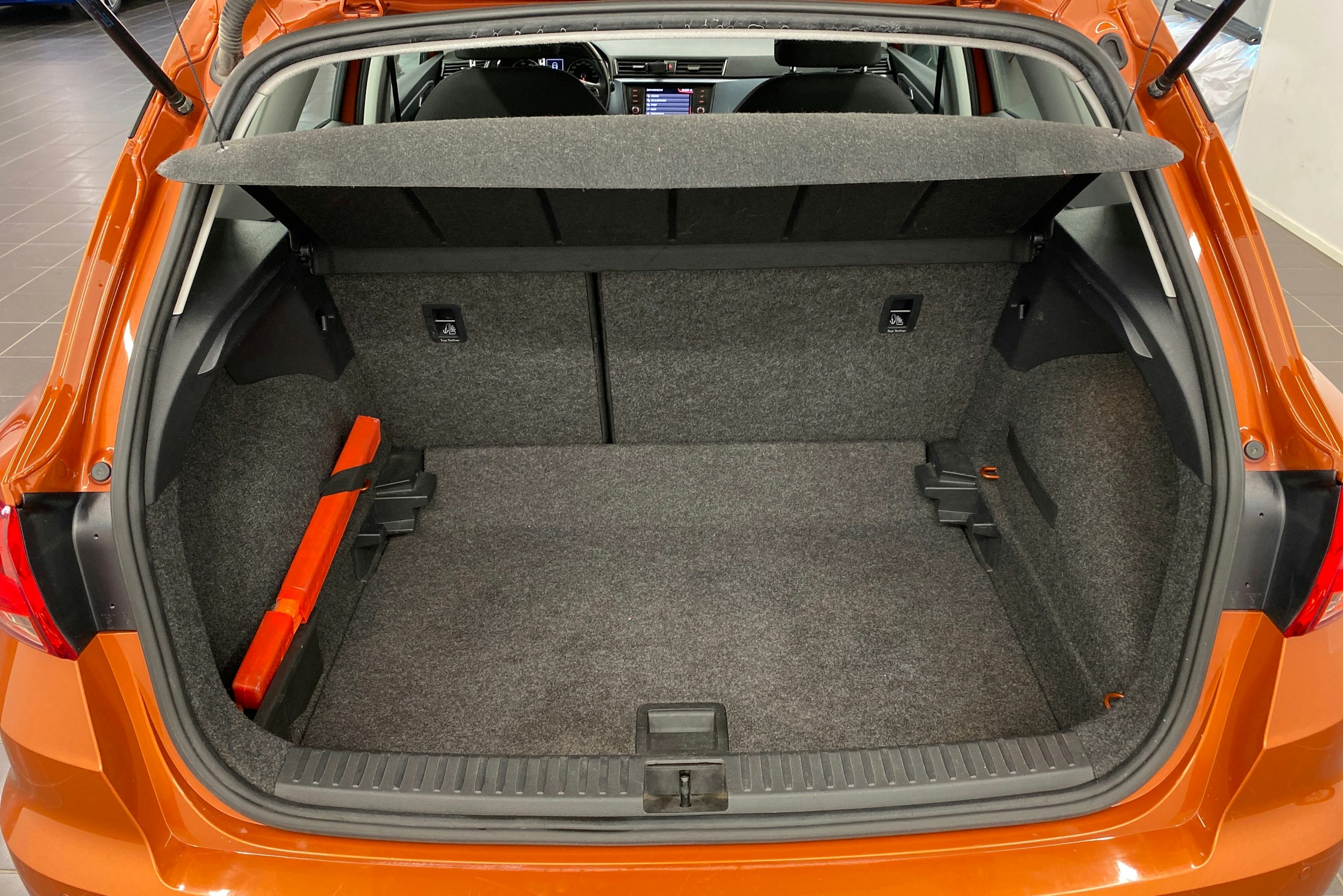 Oranssi SEAT Arona 2019 kuva 29.