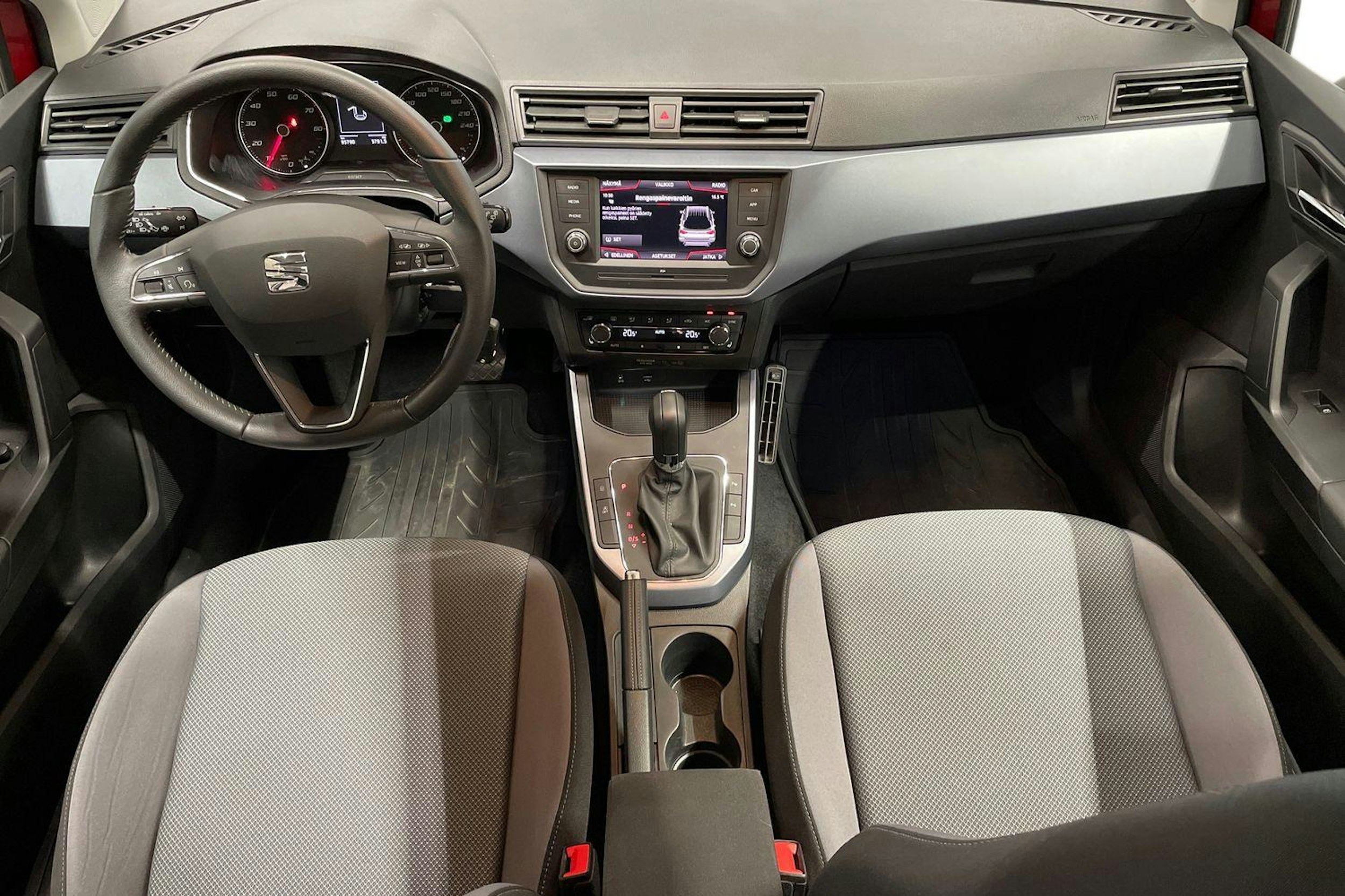 vihreä SEAT Arona 2019 kuva 8.