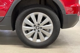 vihreä SEAT Arona 2019 kuva 12.
