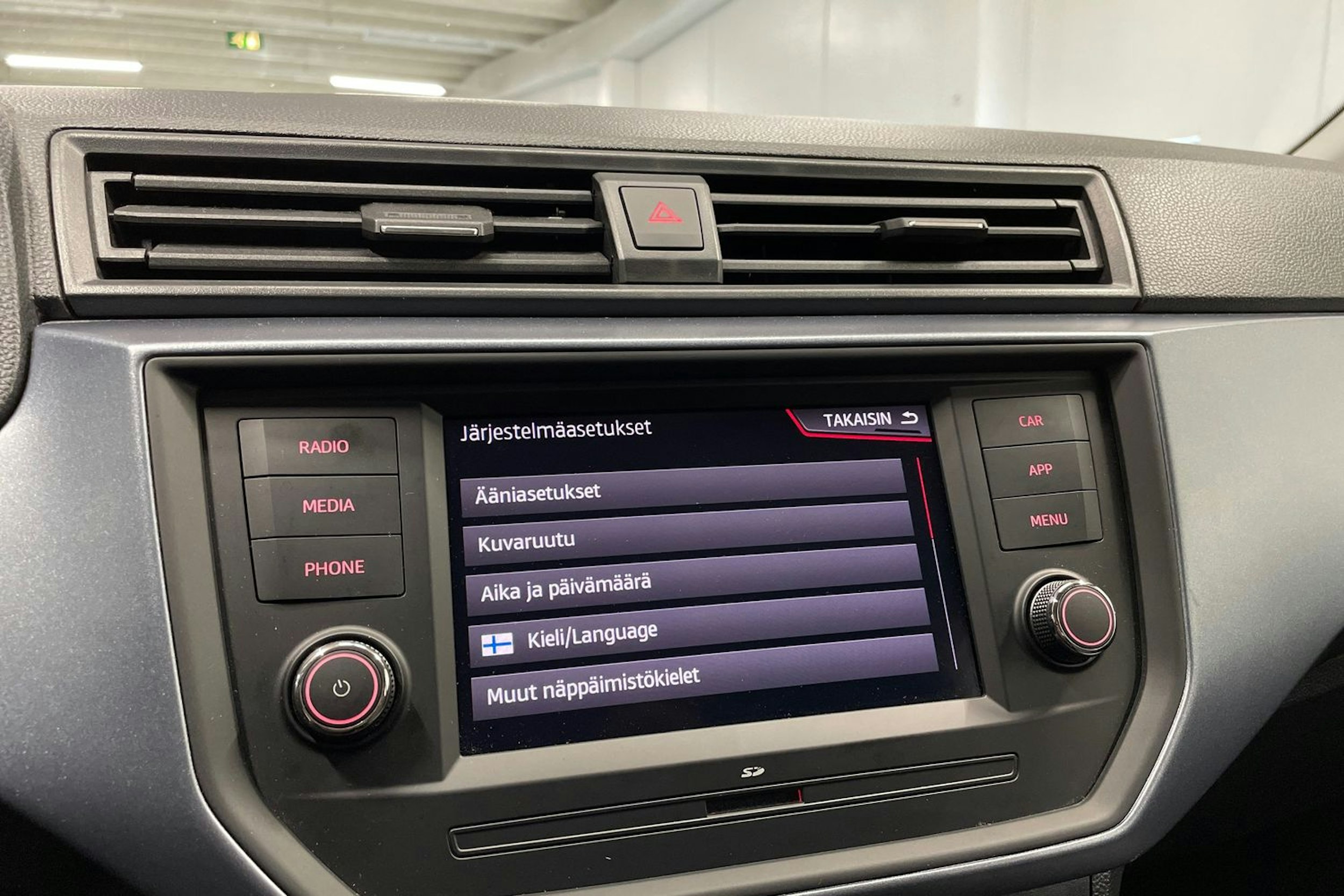 vihreä SEAT Arona 2019 kuva 17.