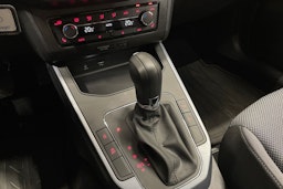 vihreä SEAT Arona 2019 kuva 19.