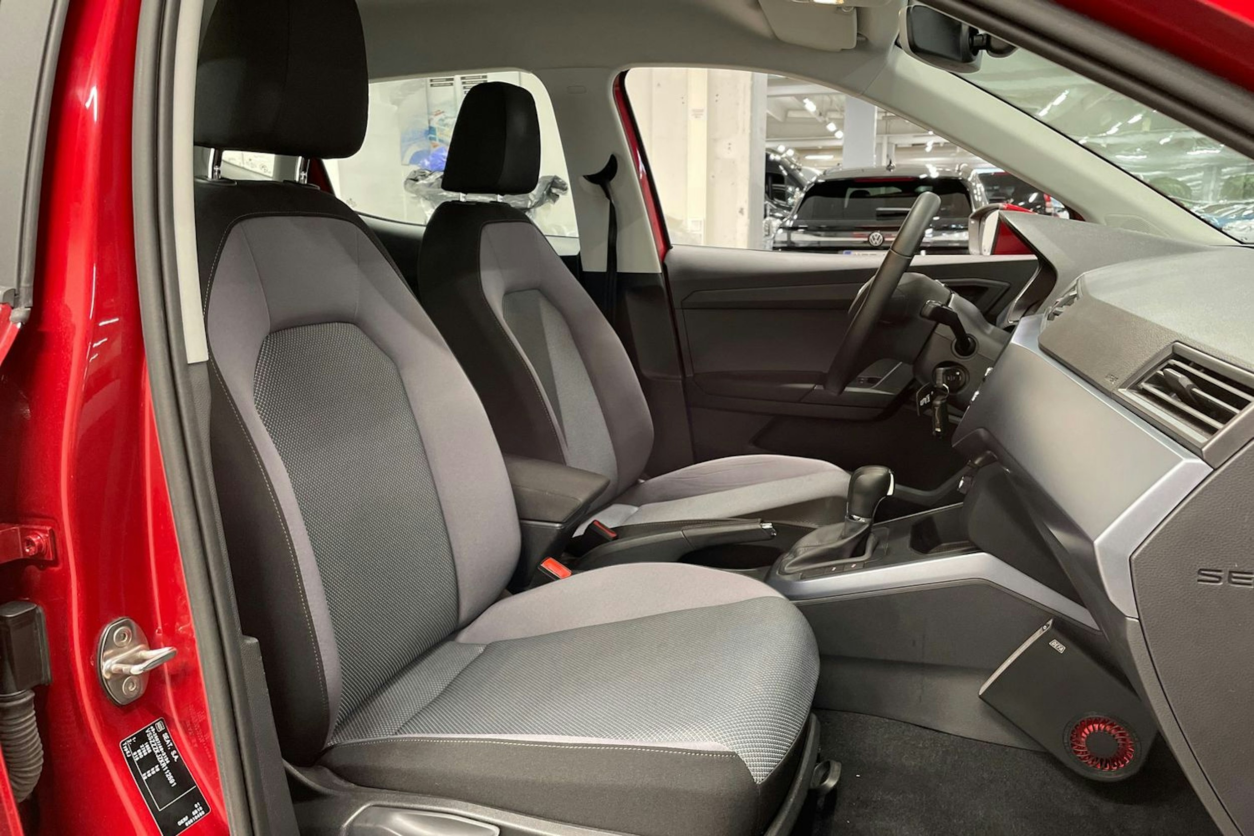 vihreä SEAT Arona 2019 kuva 25.