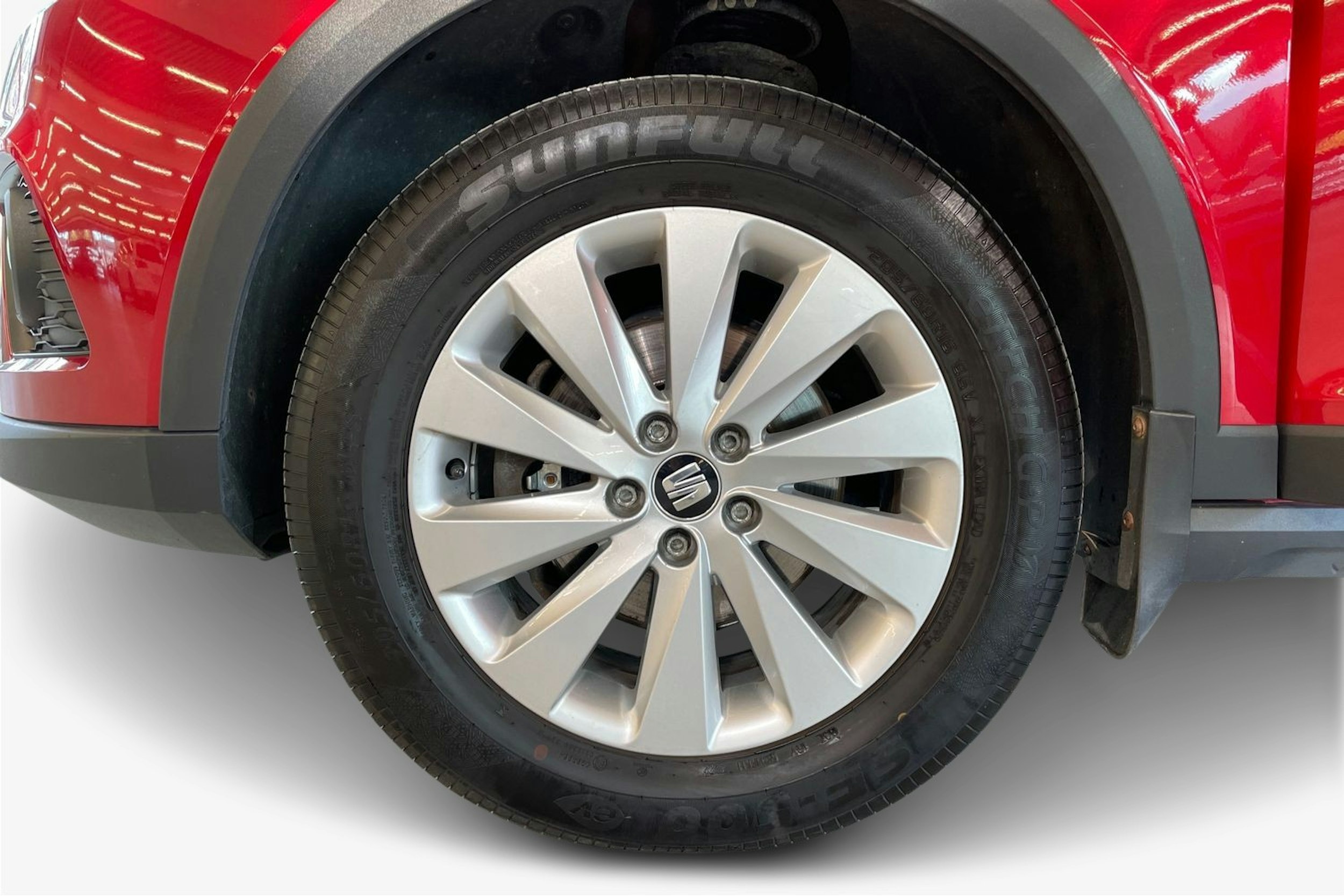 punainen SEAT Arona 2019 kuva 11.