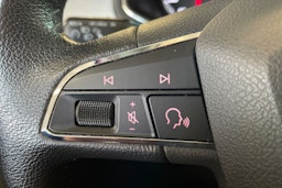 punainen SEAT Arona 2019 kuva 17.