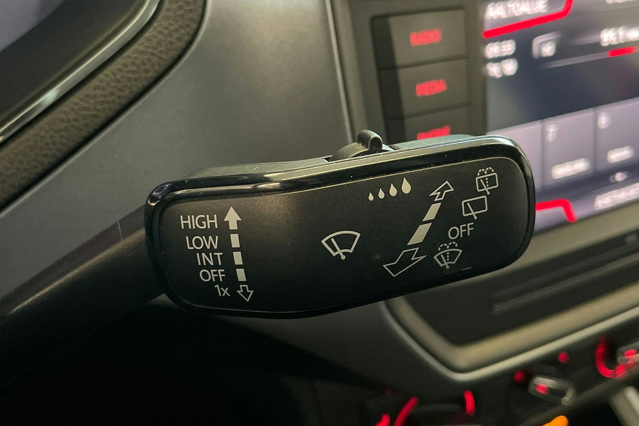 punainen SEAT Arona 2019 kuva 20.