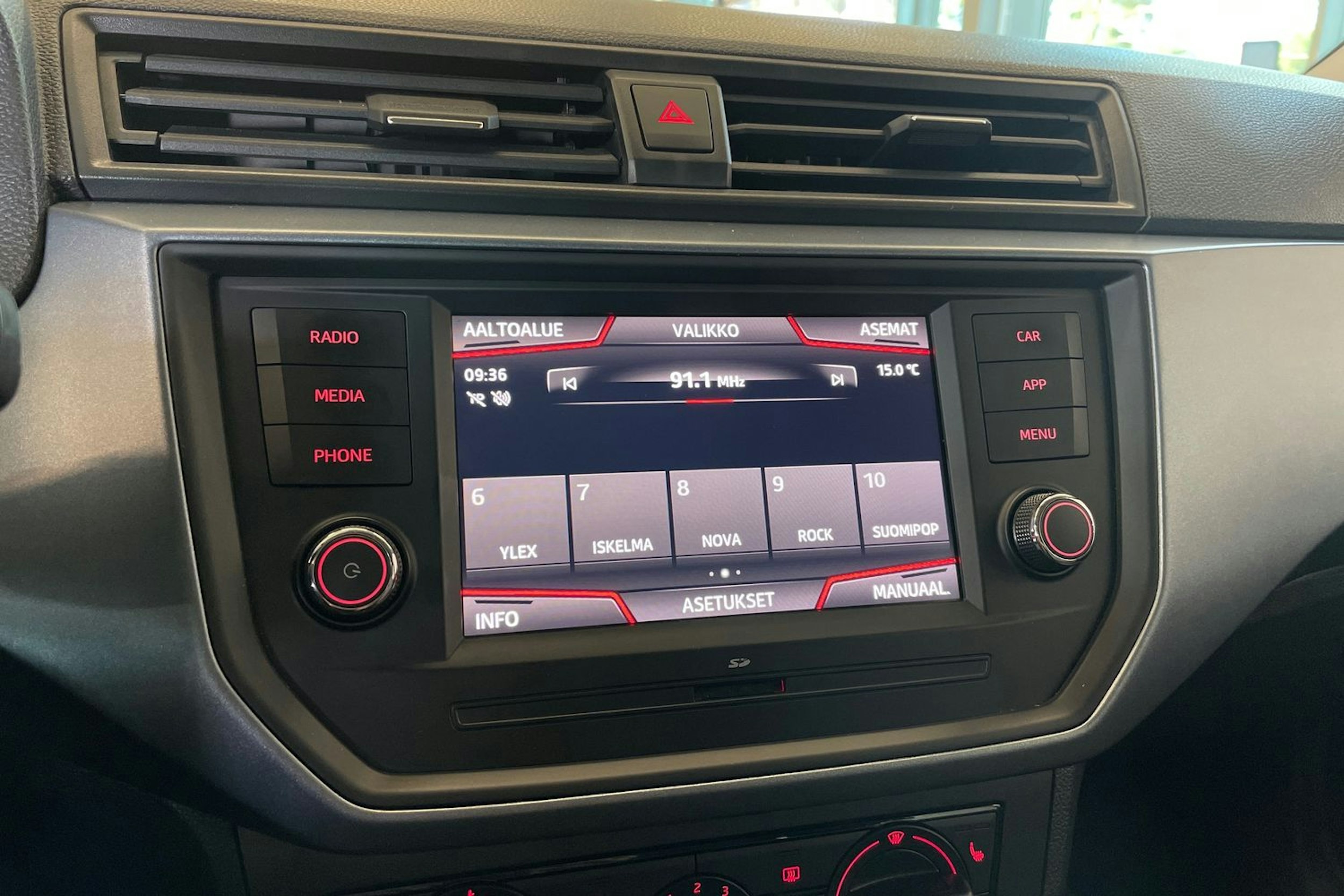 punainen SEAT Arona 2019 kuva 25.