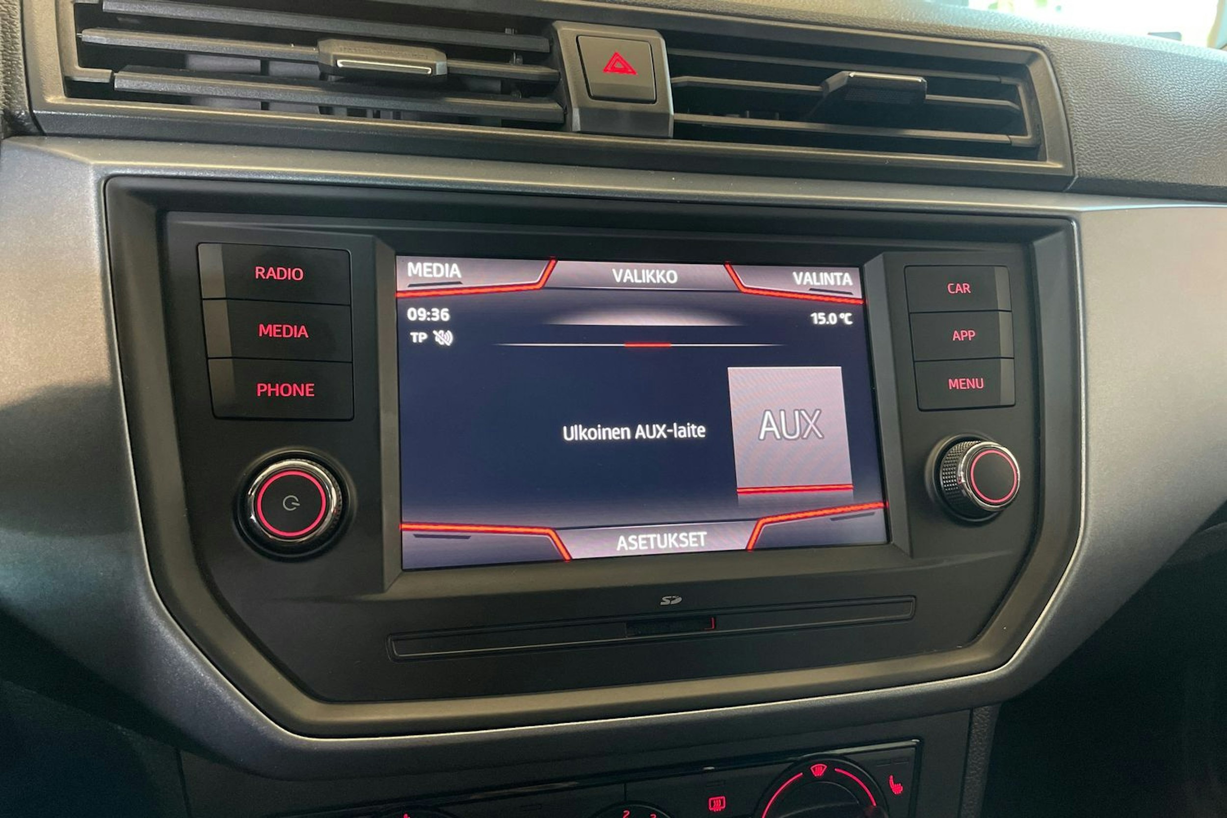 punainen SEAT Arona 2019 kuva 27.