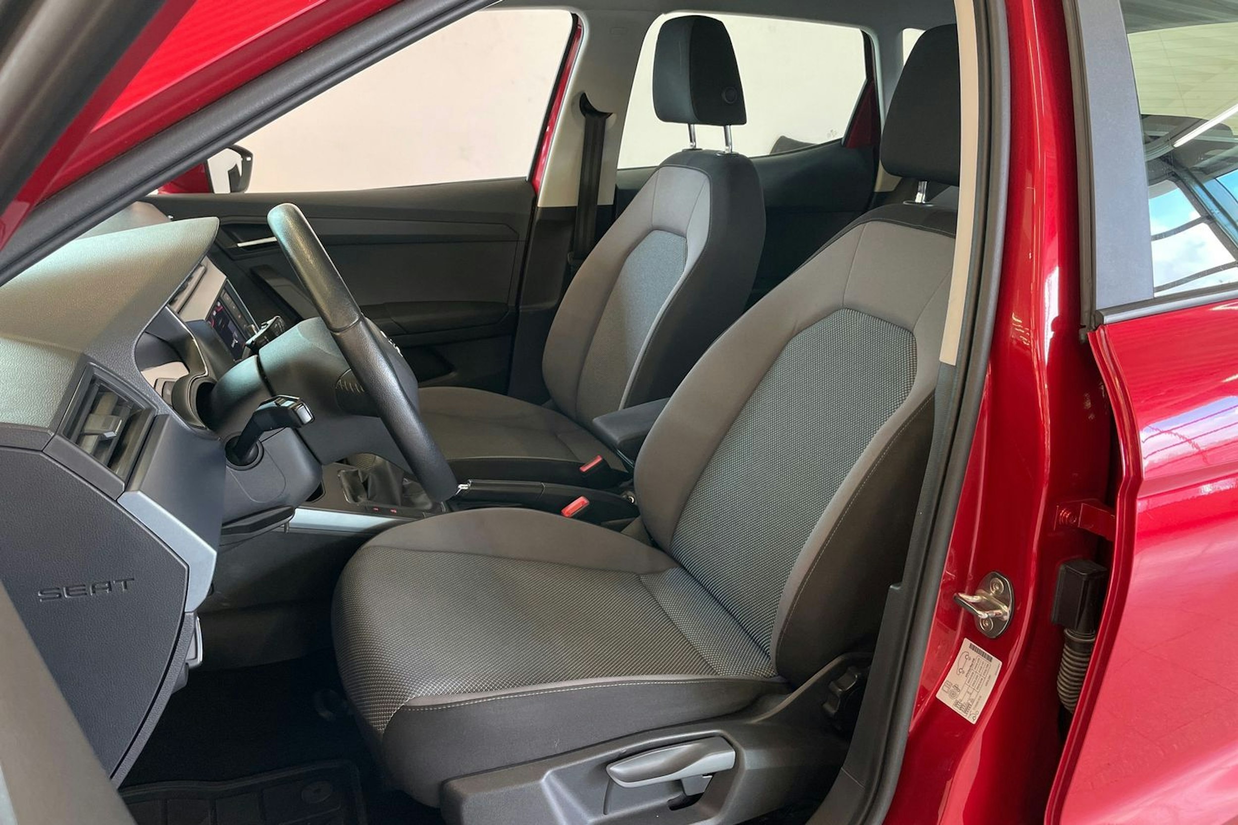 punainen SEAT Arona 2019 kuva 28.