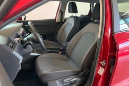 punainen SEAT Arona 2019 kuva 28.