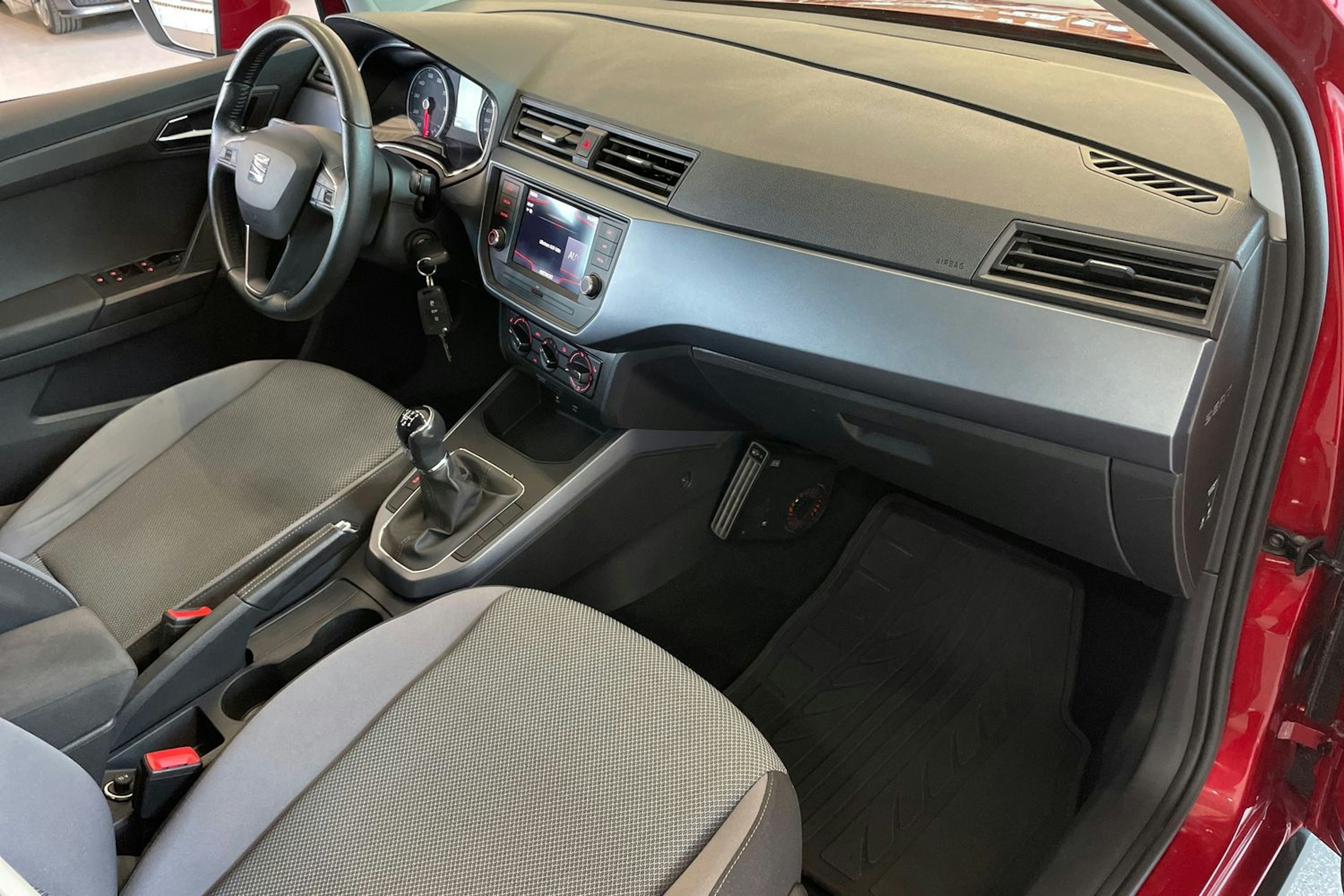 punainen SEAT Arona 2019 kuva 29.