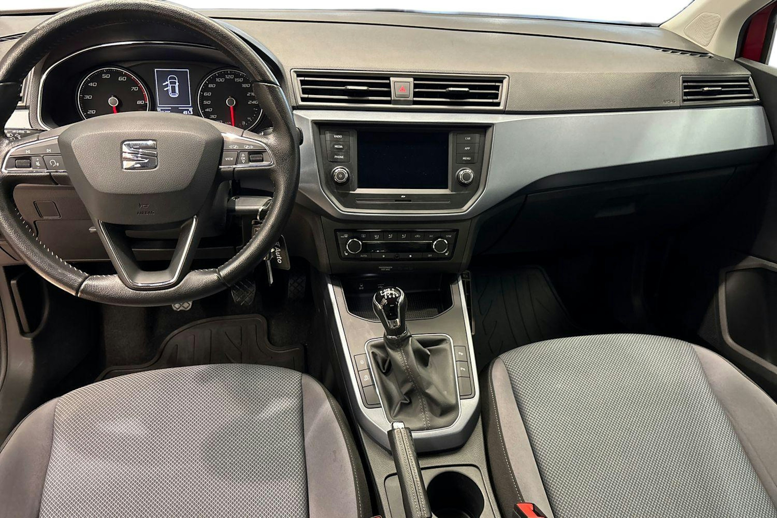 vihreä SEAT Arona 2019 kuva 9.