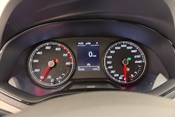 Oranssi SEAT Arona 2020 kuva 15.