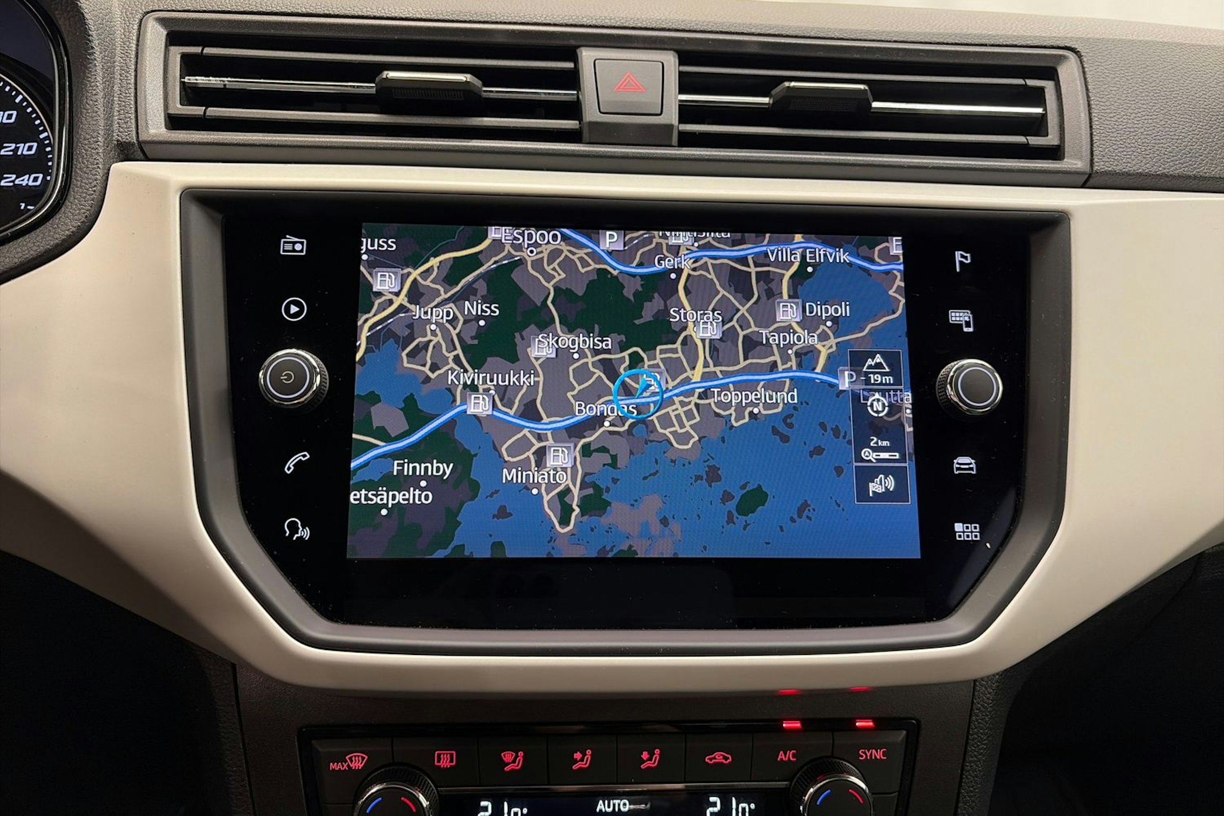 Oranssi SEAT Arona 2020 kuva 19.