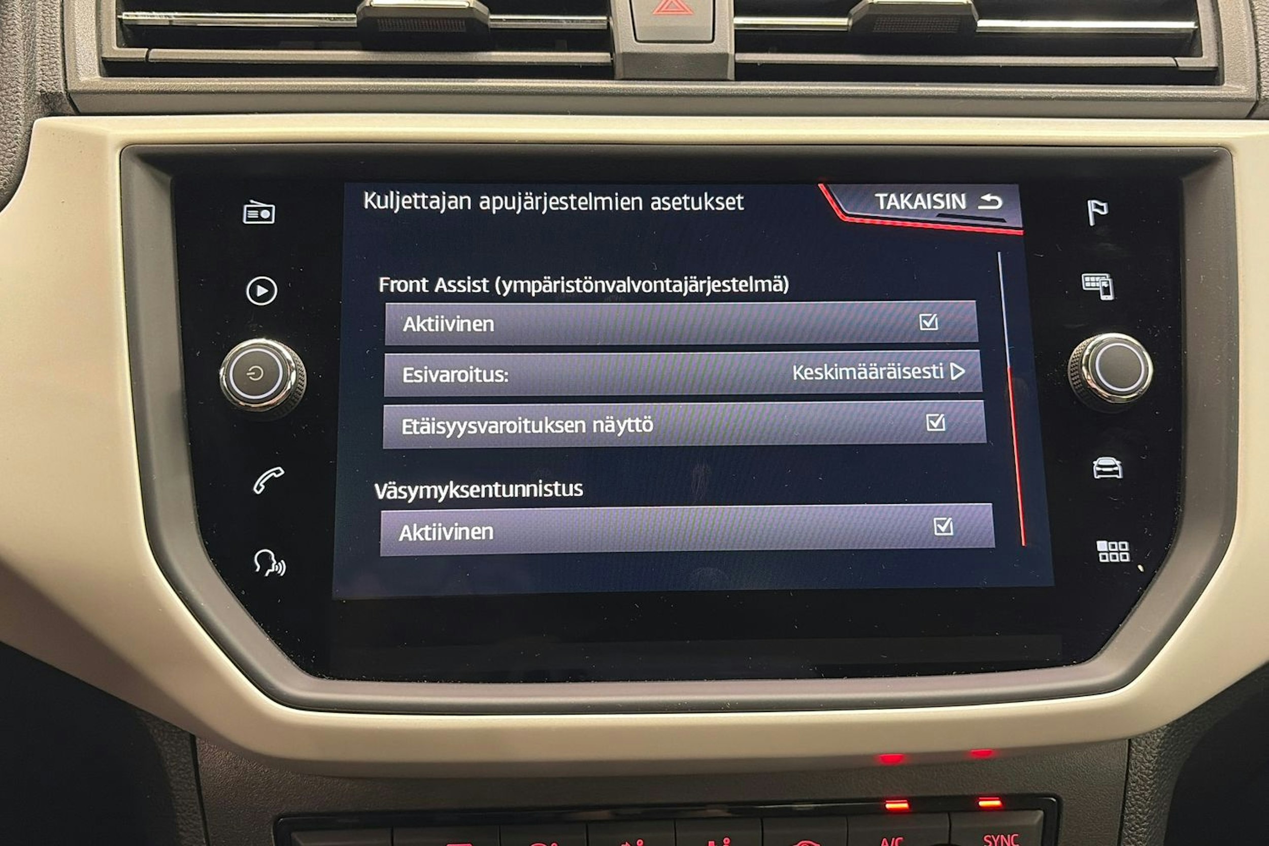 Oranssi SEAT Arona 2020 kuva 23.