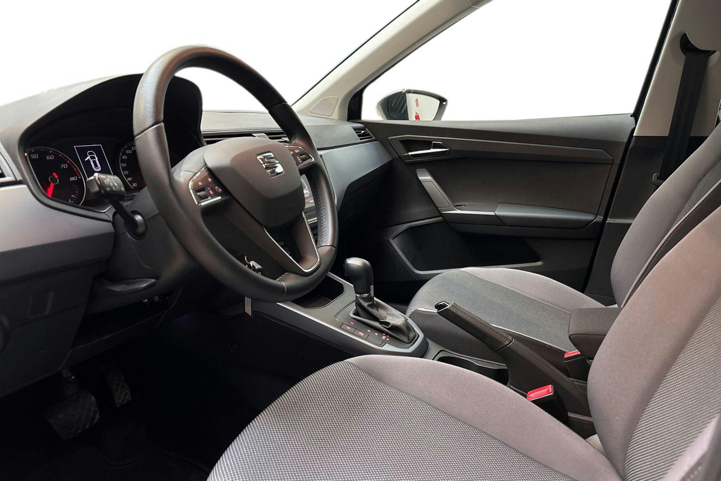 harmaa SEAT Arona 2020 kuva 6.