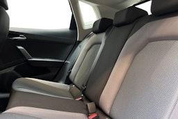harmaa SEAT Arona 2020 kuva 8.