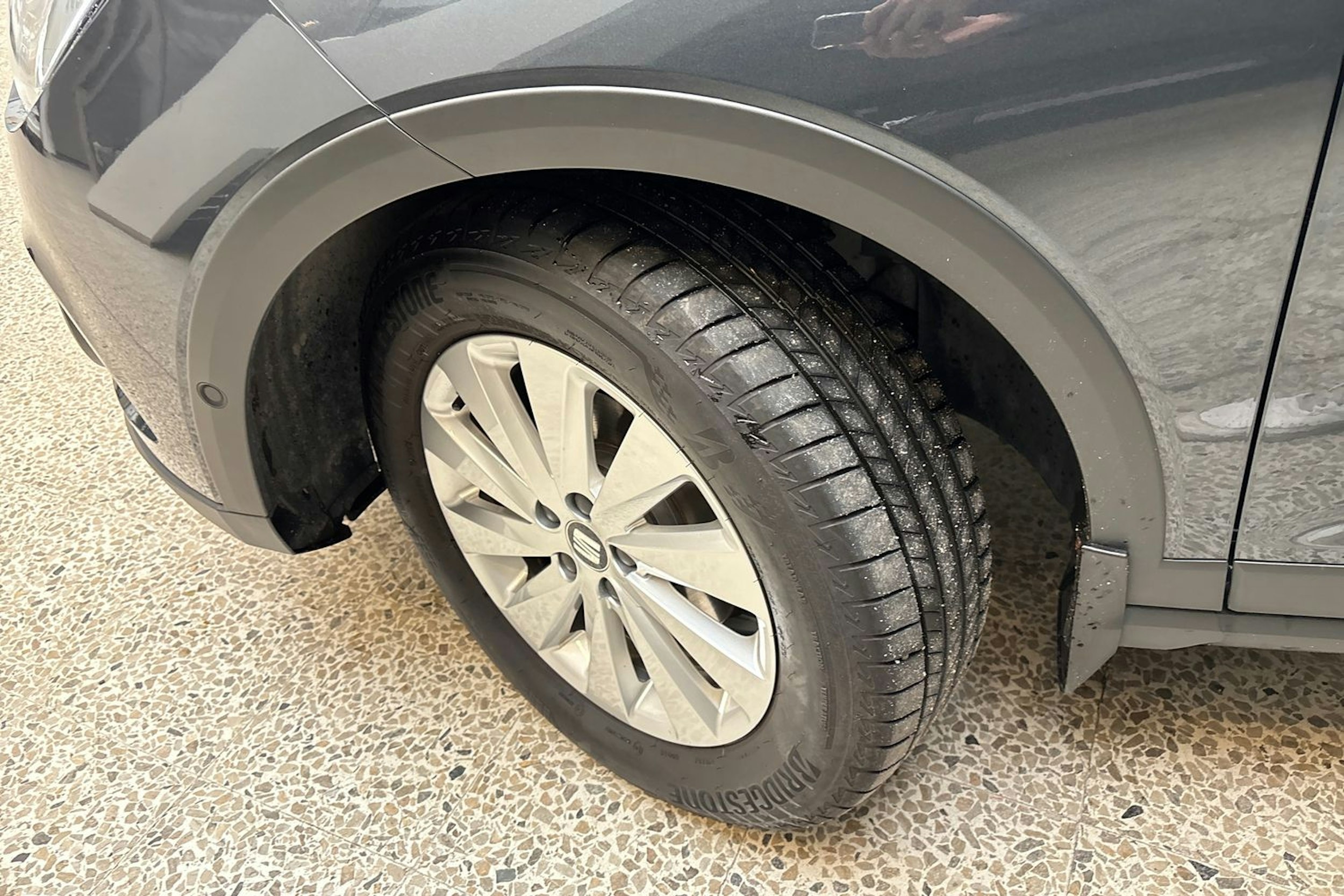 harmaa SEAT Arona 2020 kuva 10.