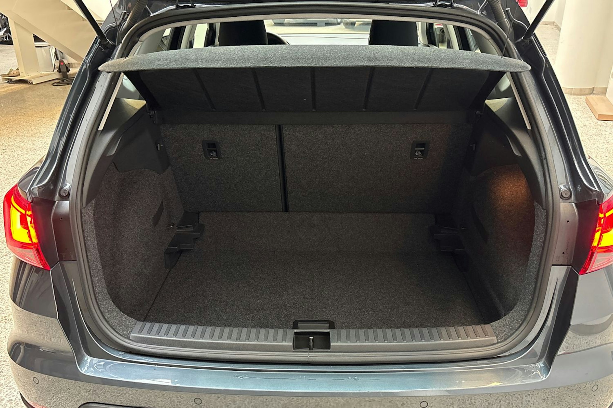harmaa SEAT Arona 2020 kuva 11.