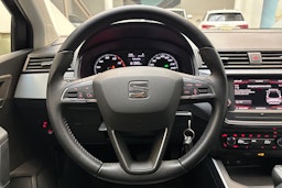 harmaa SEAT Arona 2020 kuva 13.