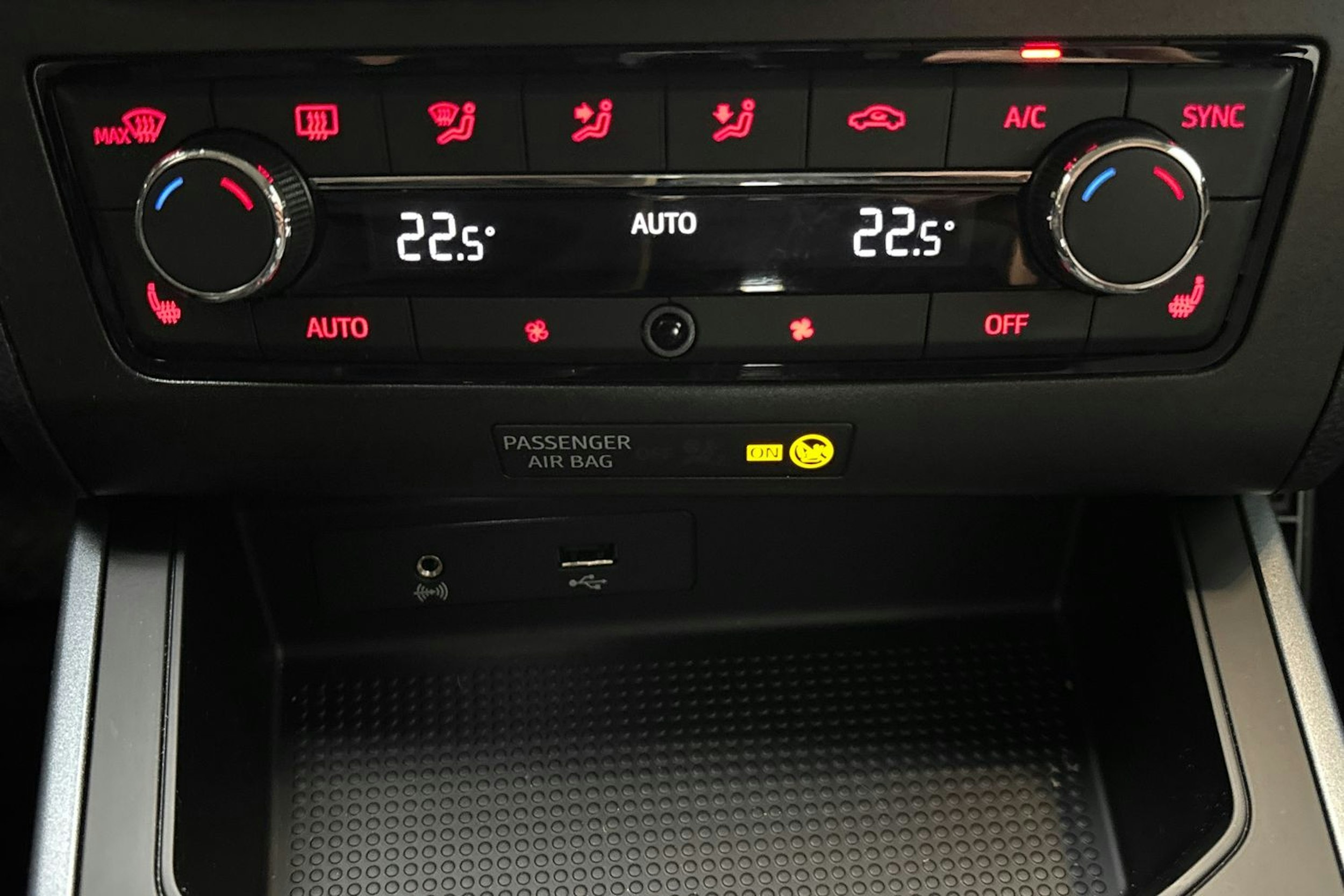 harmaa SEAT Arona 2020 kuva 19.