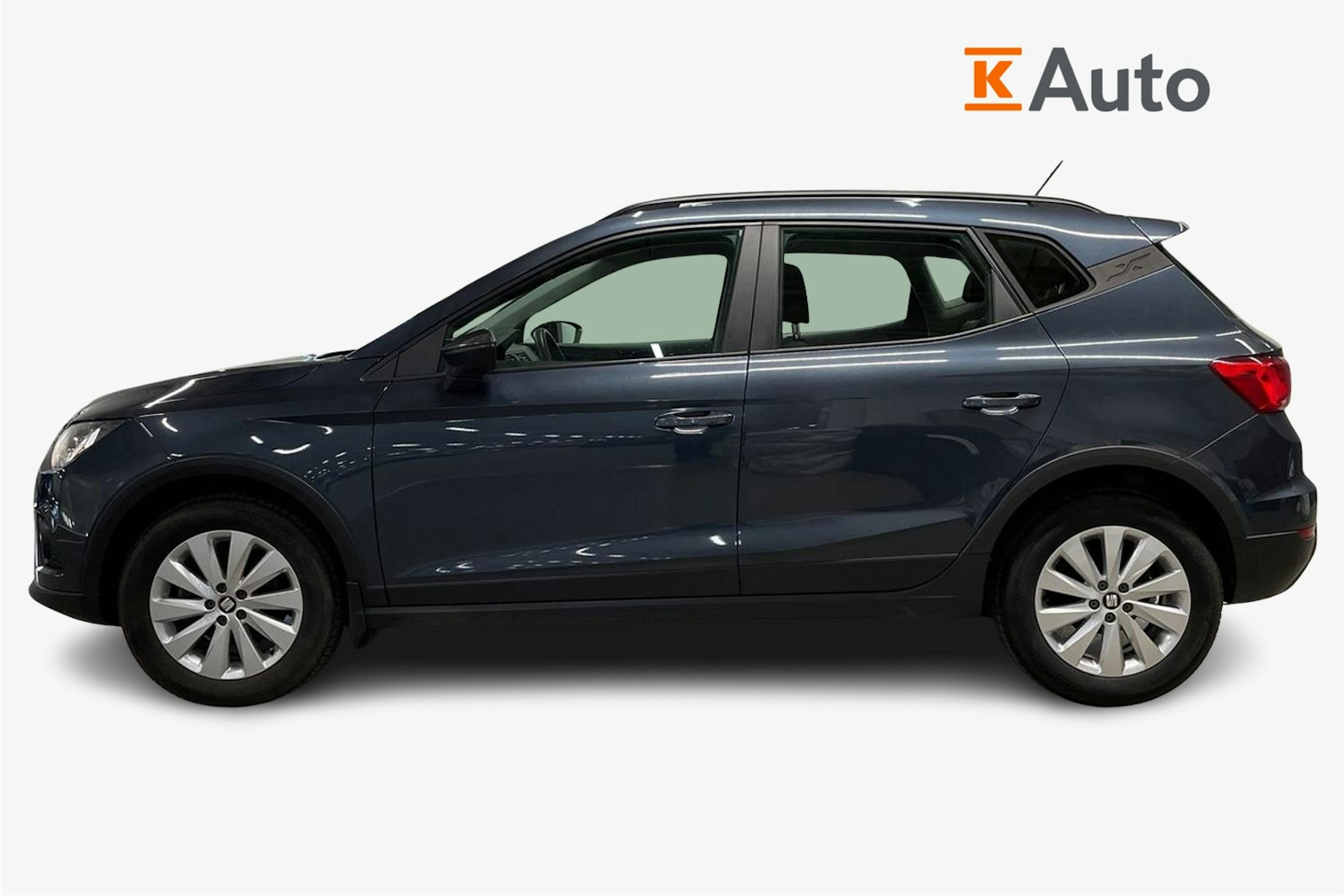 harmaa SEAT Arona 2020 kuva 6.