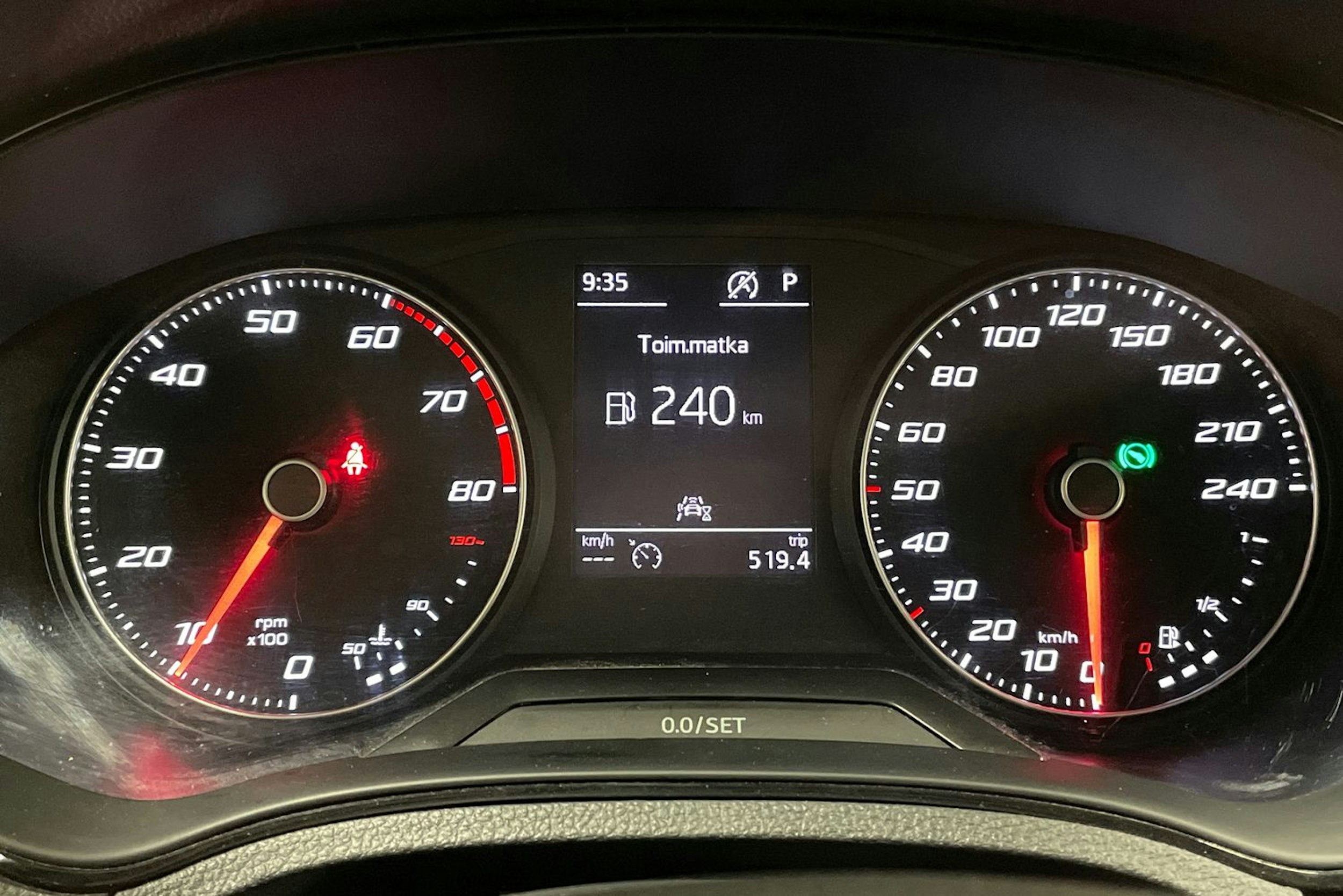 harmaa SEAT Arona 2020 kuva 16.