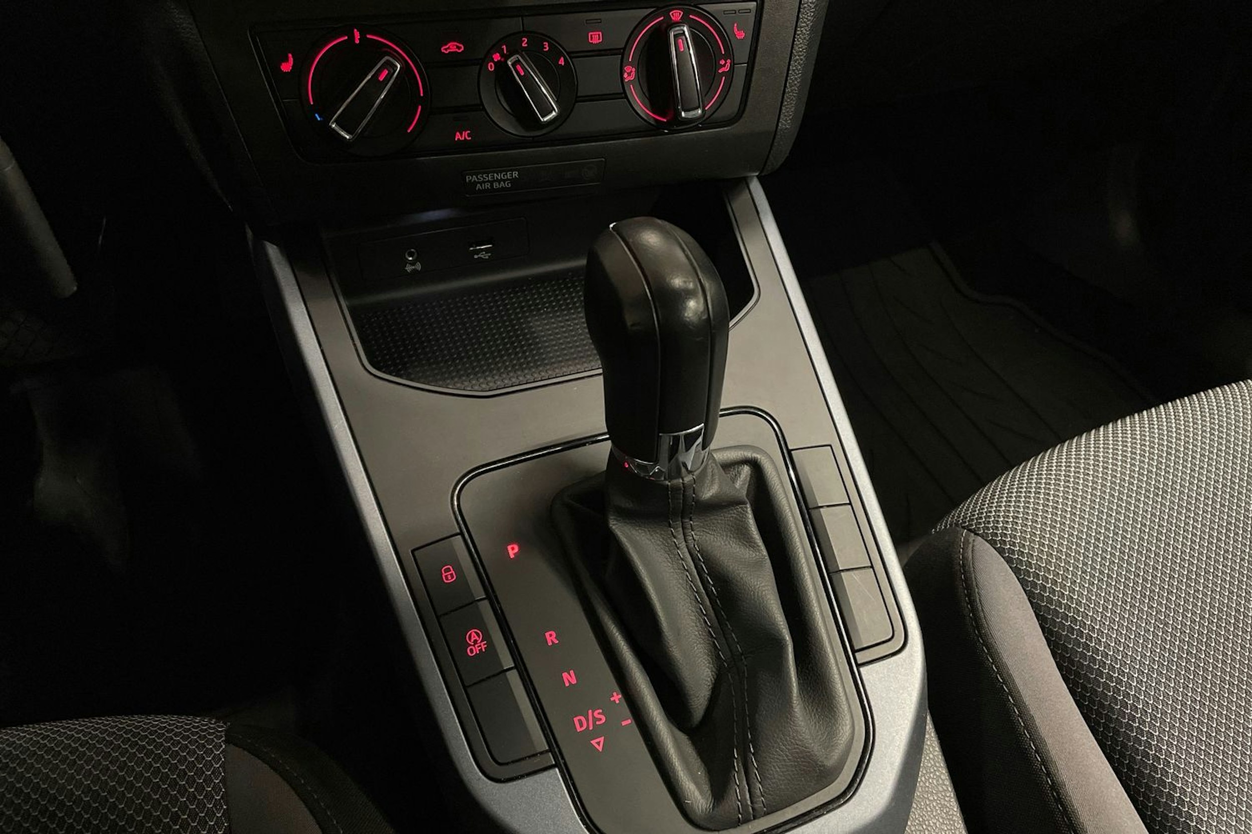 harmaa SEAT Arona 2020 kuva 20.