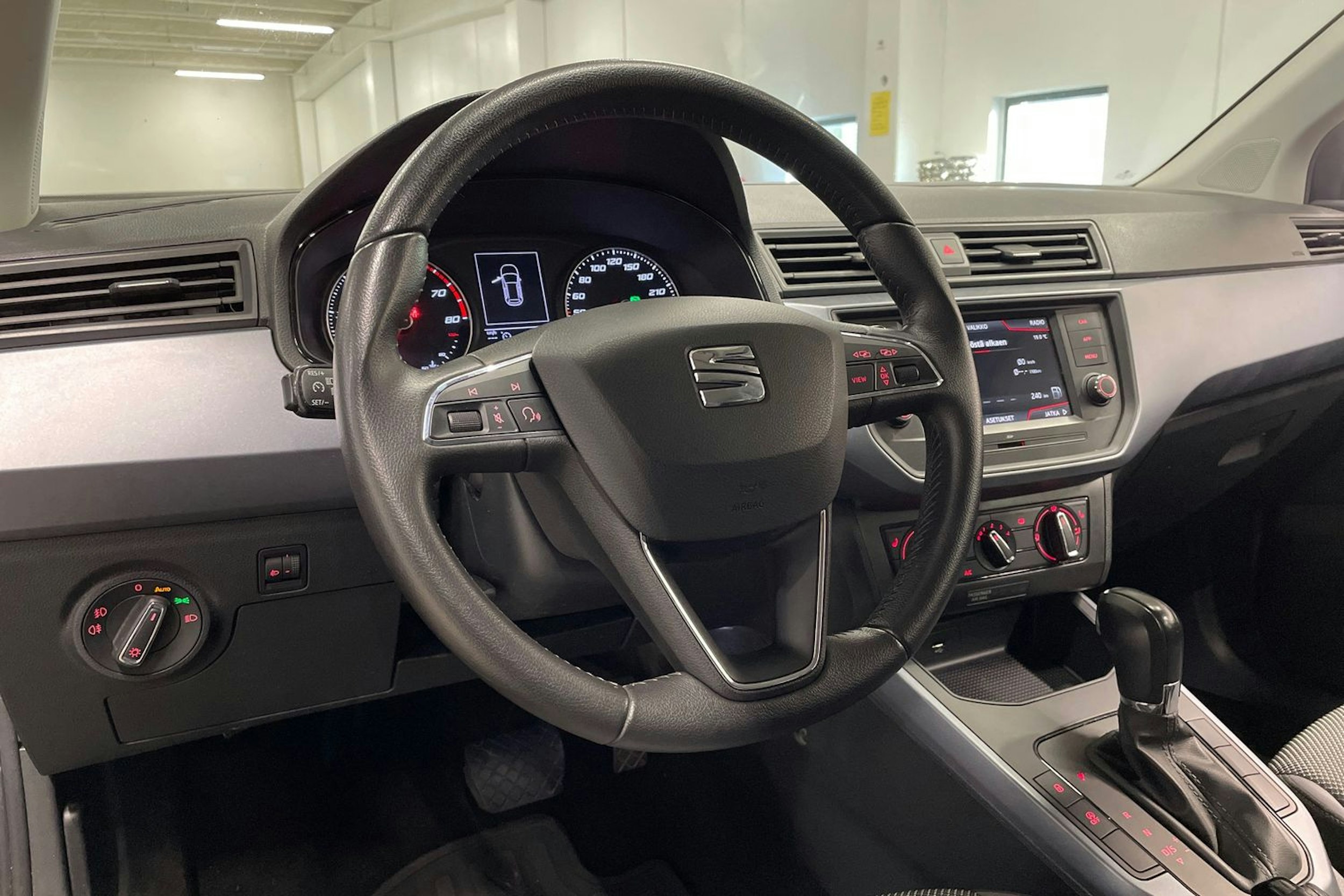 harmaa SEAT Arona 2020 kuva 24.