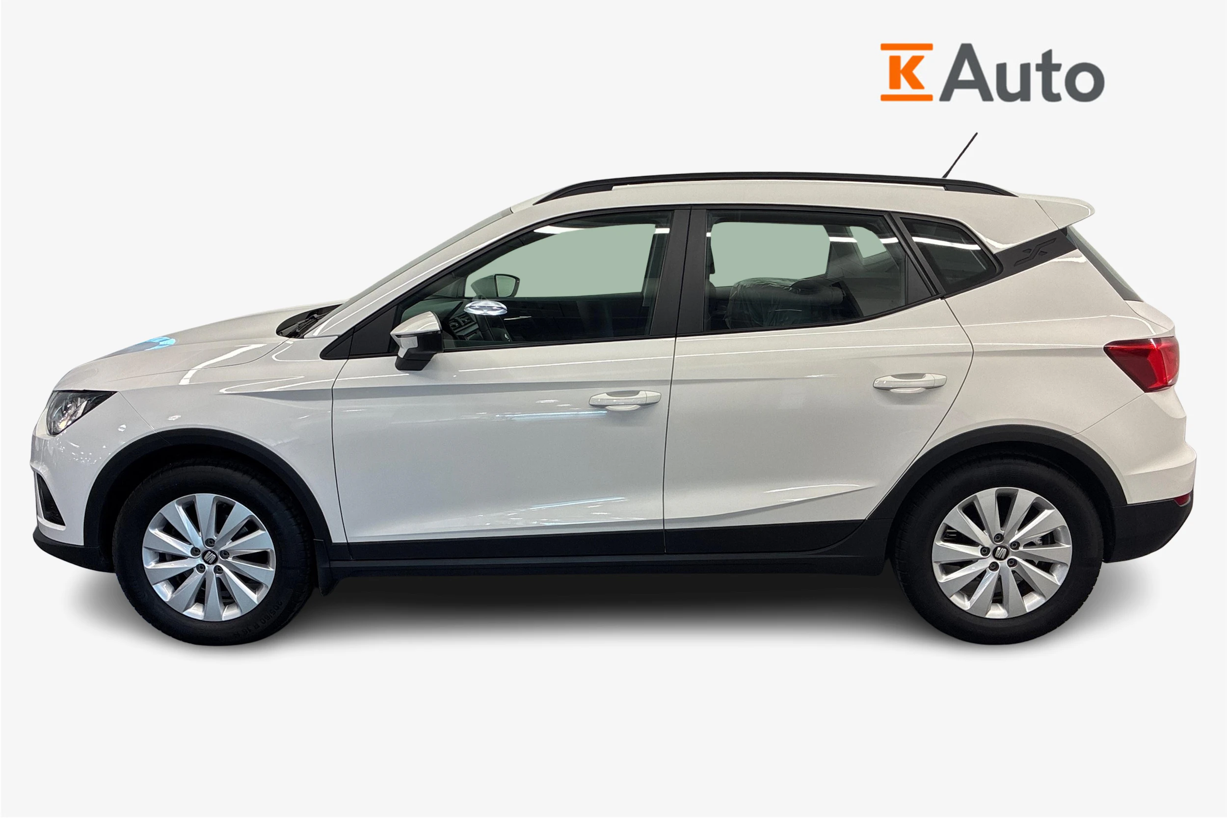 valkoinen SEAT Arona 2020 kuva 5.
