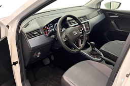 valkoinen SEAT Arona 2020 kuva 6.