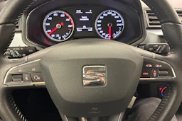 valkoinen SEAT Arona 2020 kuva 16.