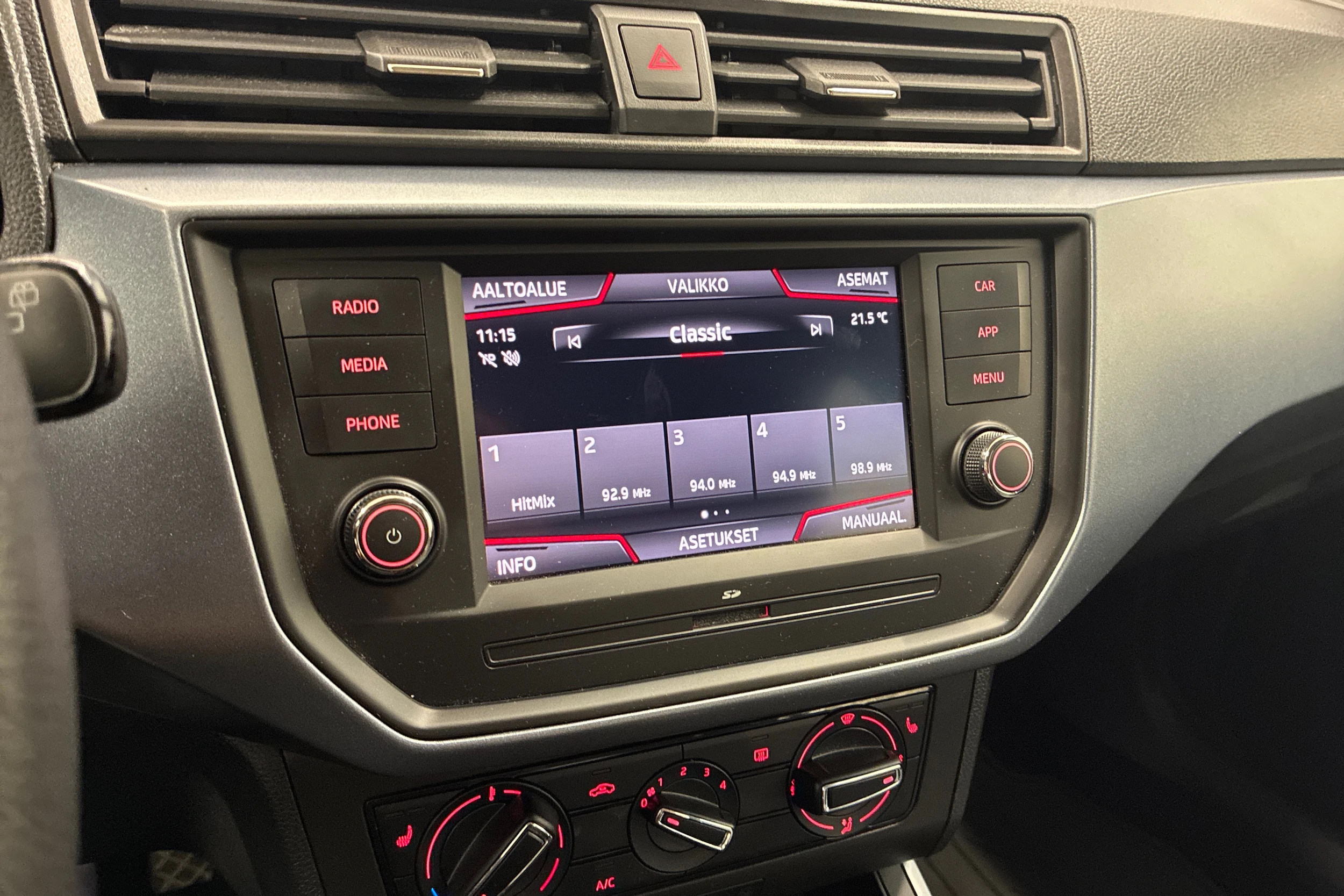 valkoinen SEAT Arona 2020 kuva 17.