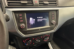 valkoinen SEAT Arona 2020 kuva 18.
