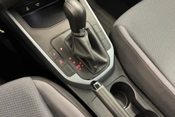 valkoinen SEAT Arona 2020 kuva 22.