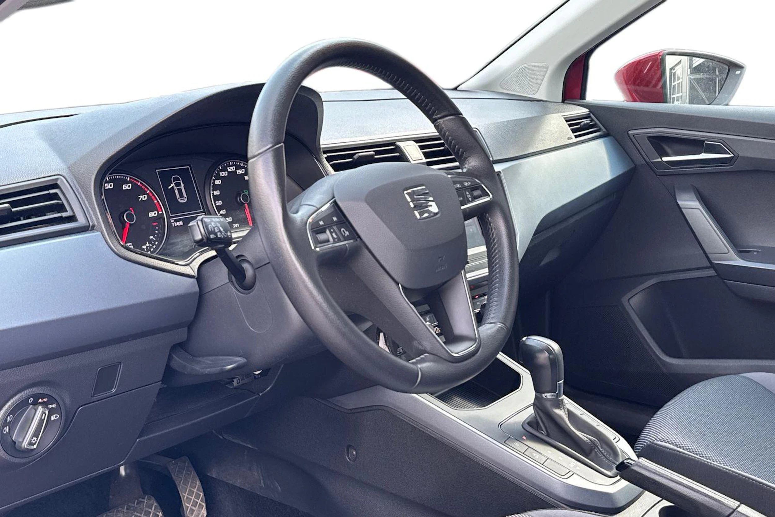 met. punainen SEAT Arona 2020 kuva 3.