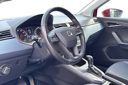 met. punainen SEAT Arona 2020 kuva 3.