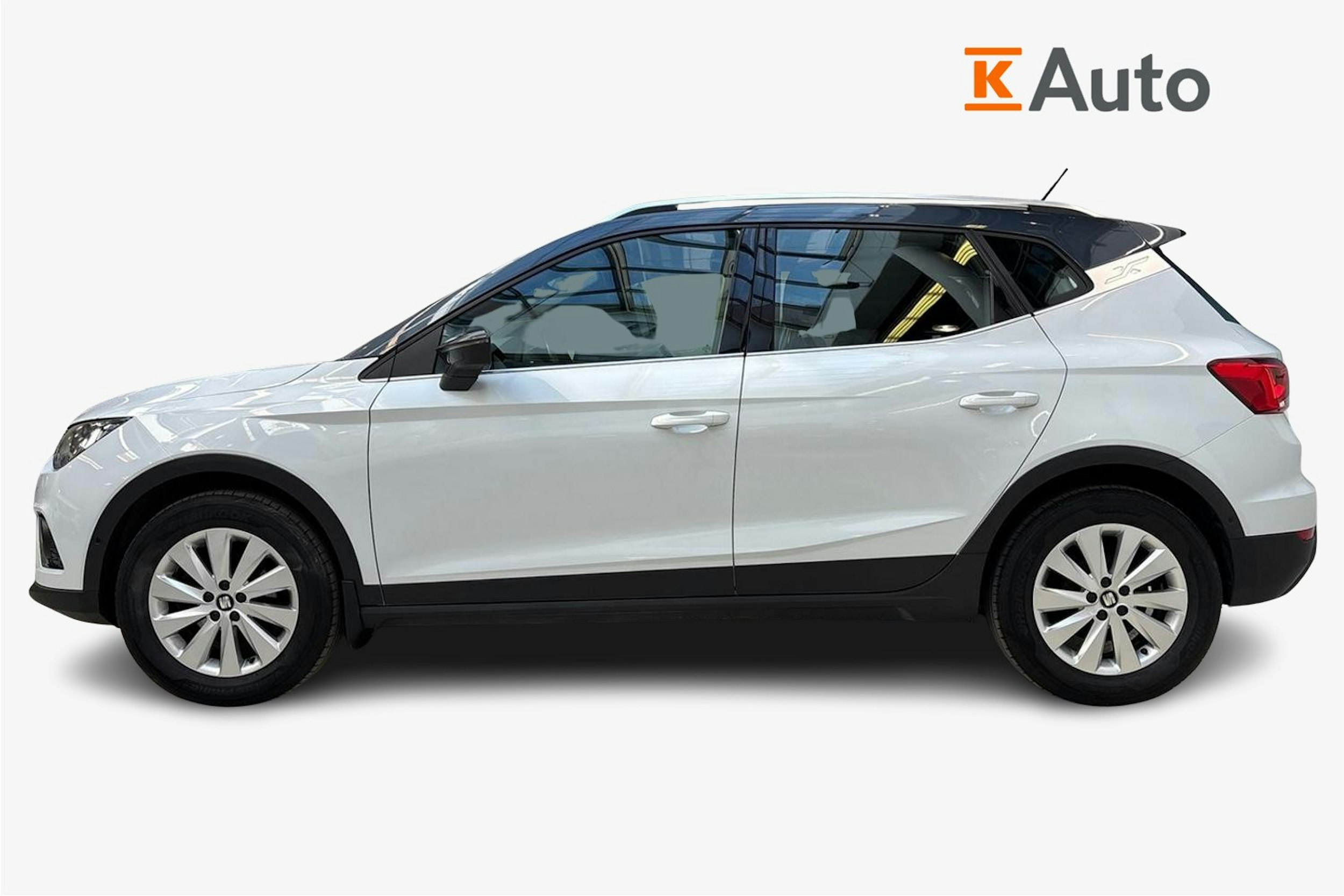 valkoinen SEAT Arona 2020 kuva 6.