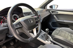 valkoinen SEAT Arona 2020 kuva 7.