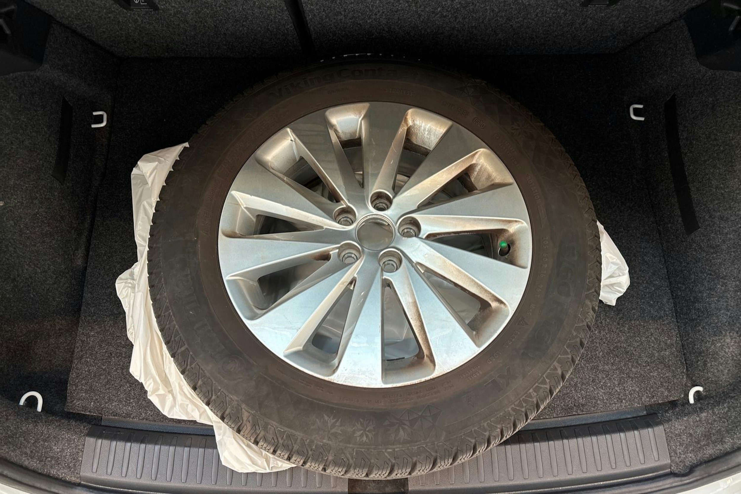 valkoinen SEAT Arona 2020 kuva 15.