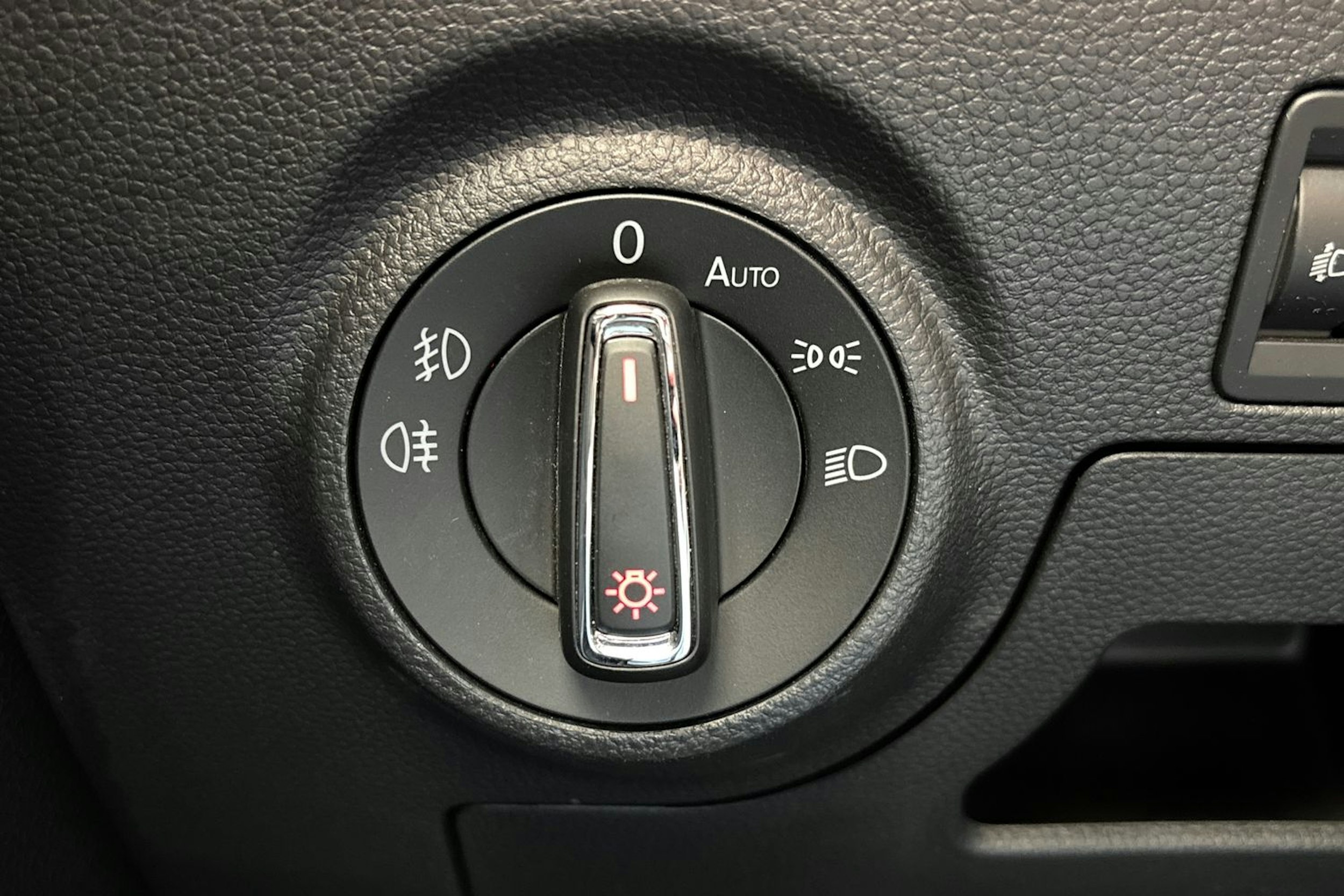 valkoinen SEAT Arona 2020 kuva 17.